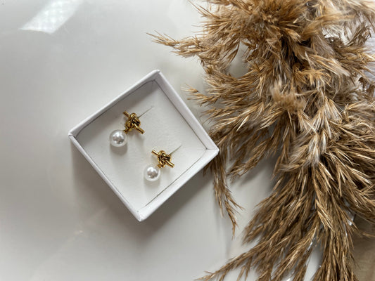 Pauline, l’âme de Bijoux JADONE : la passion des bijoux élégants et accessibles