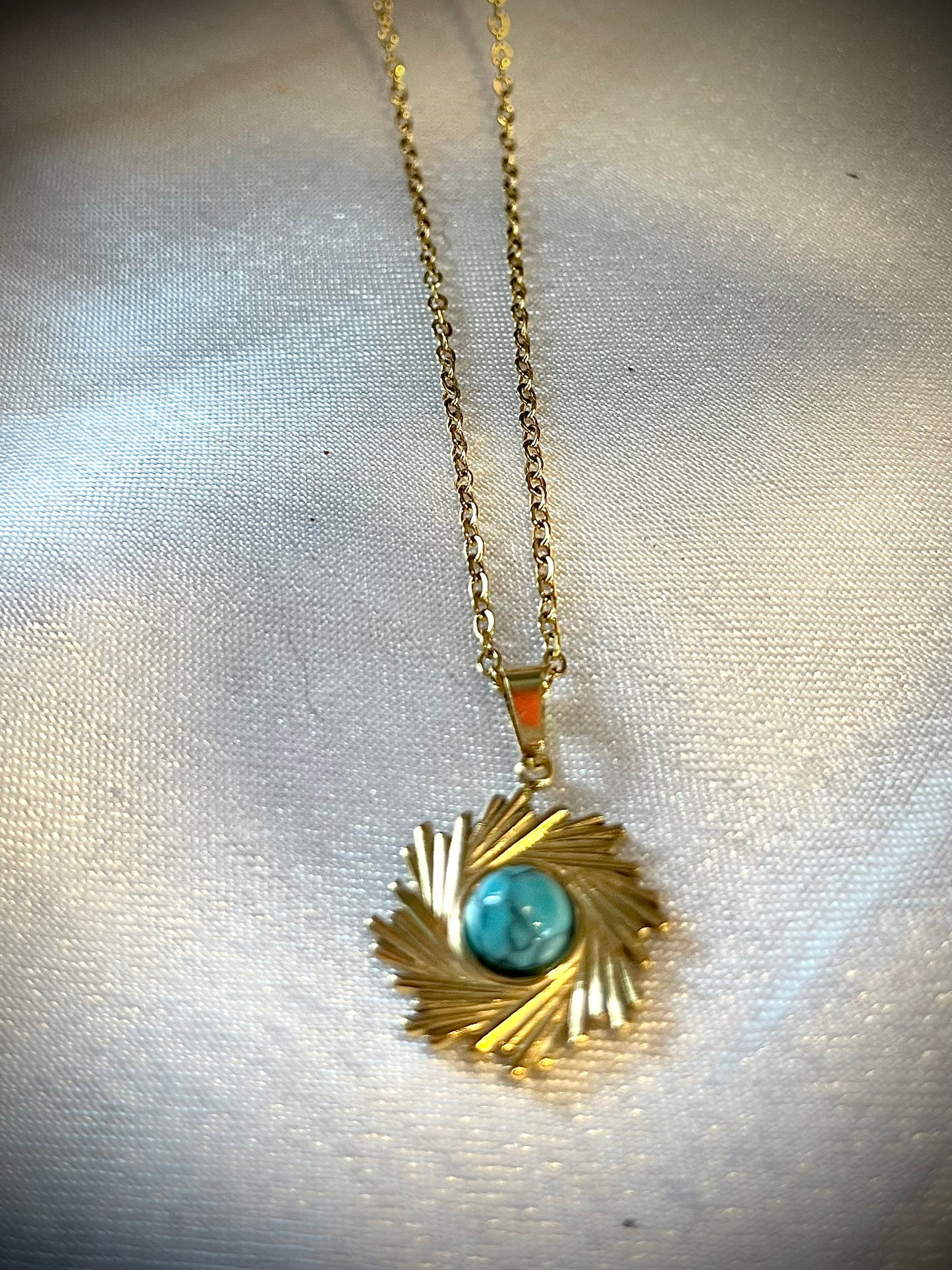 INA l Collier doré pierre bleu azur