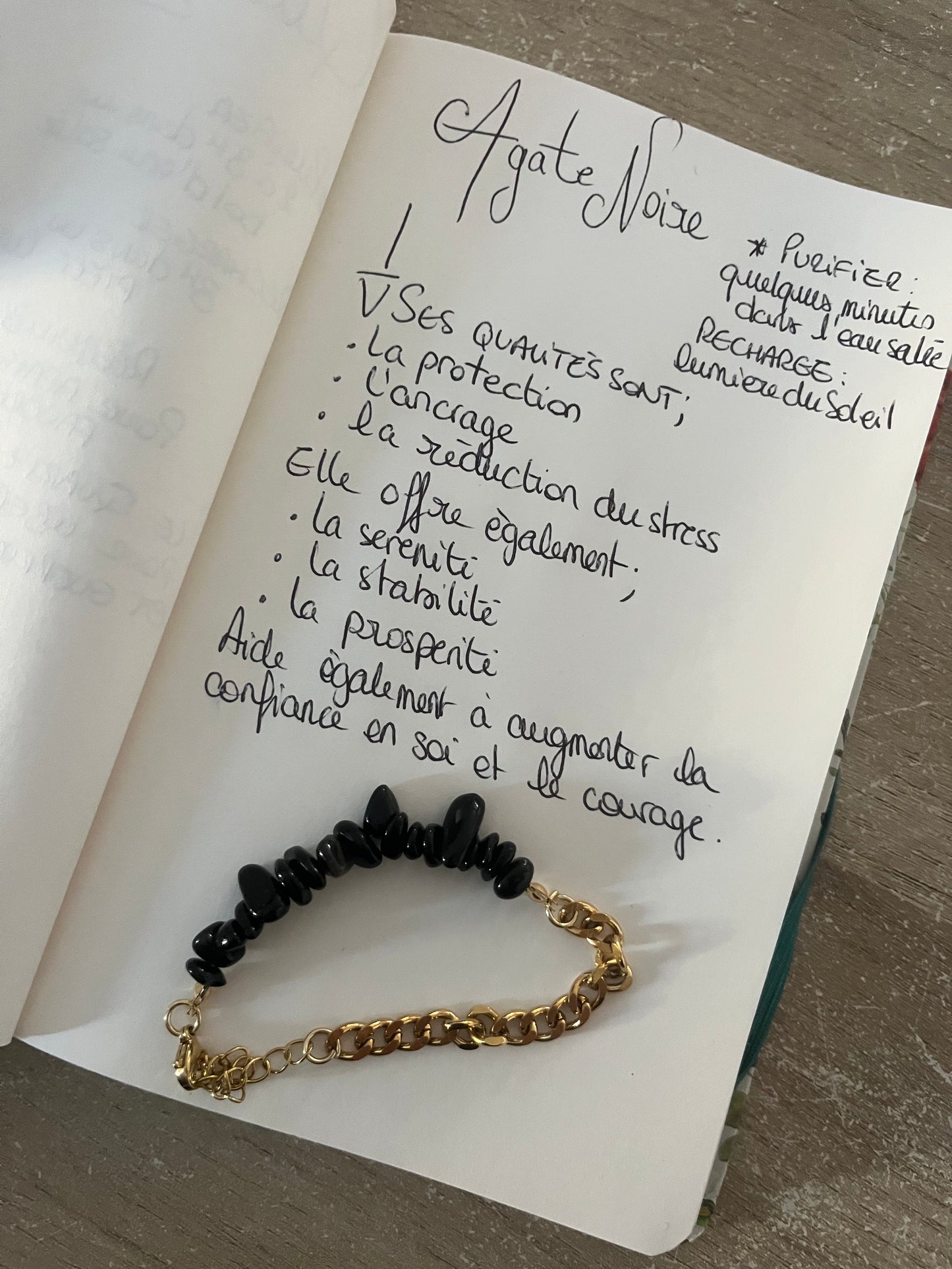 Blima l bracelet doré et Agate Noire