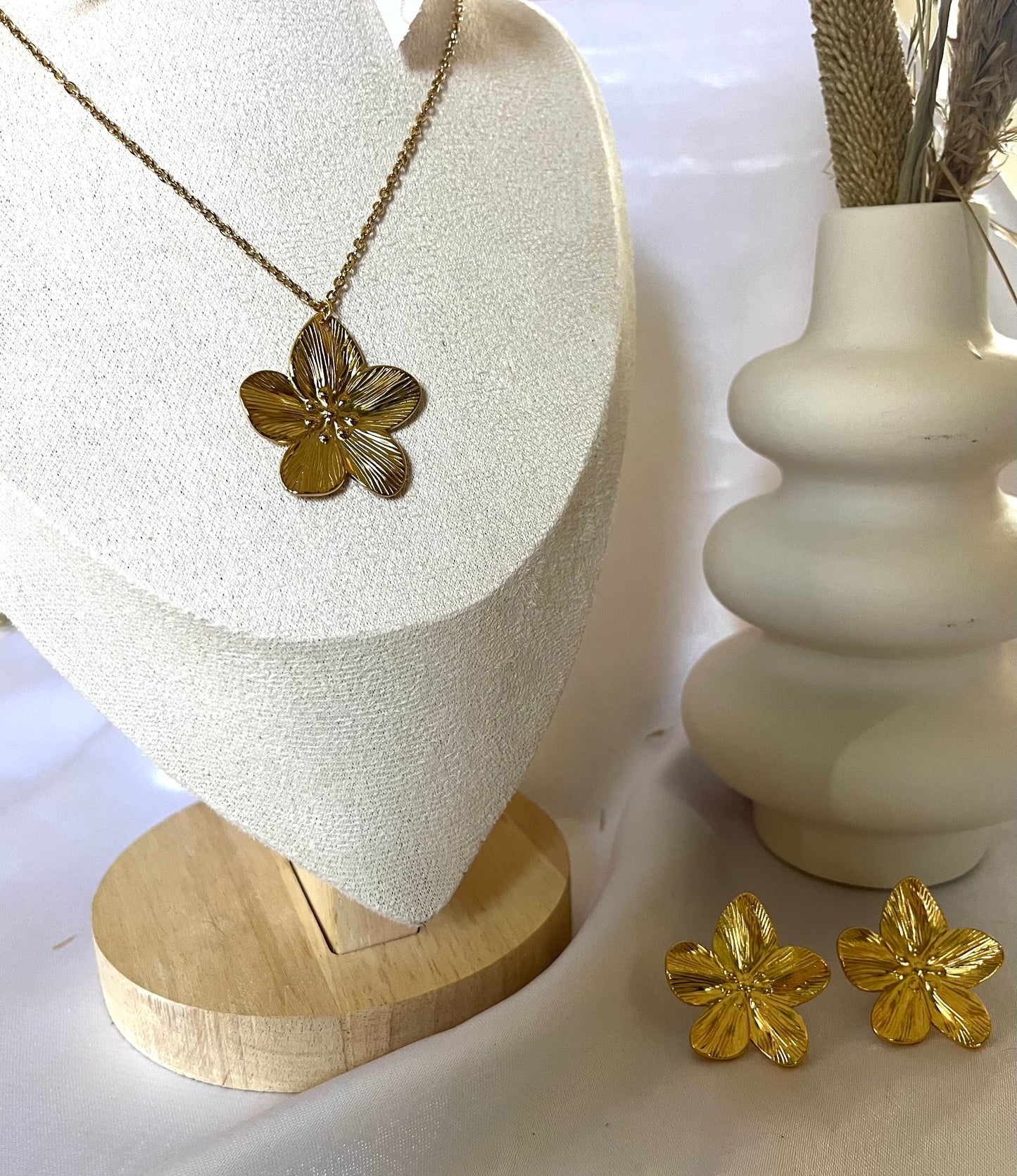 MALONA l Collier doré fleur