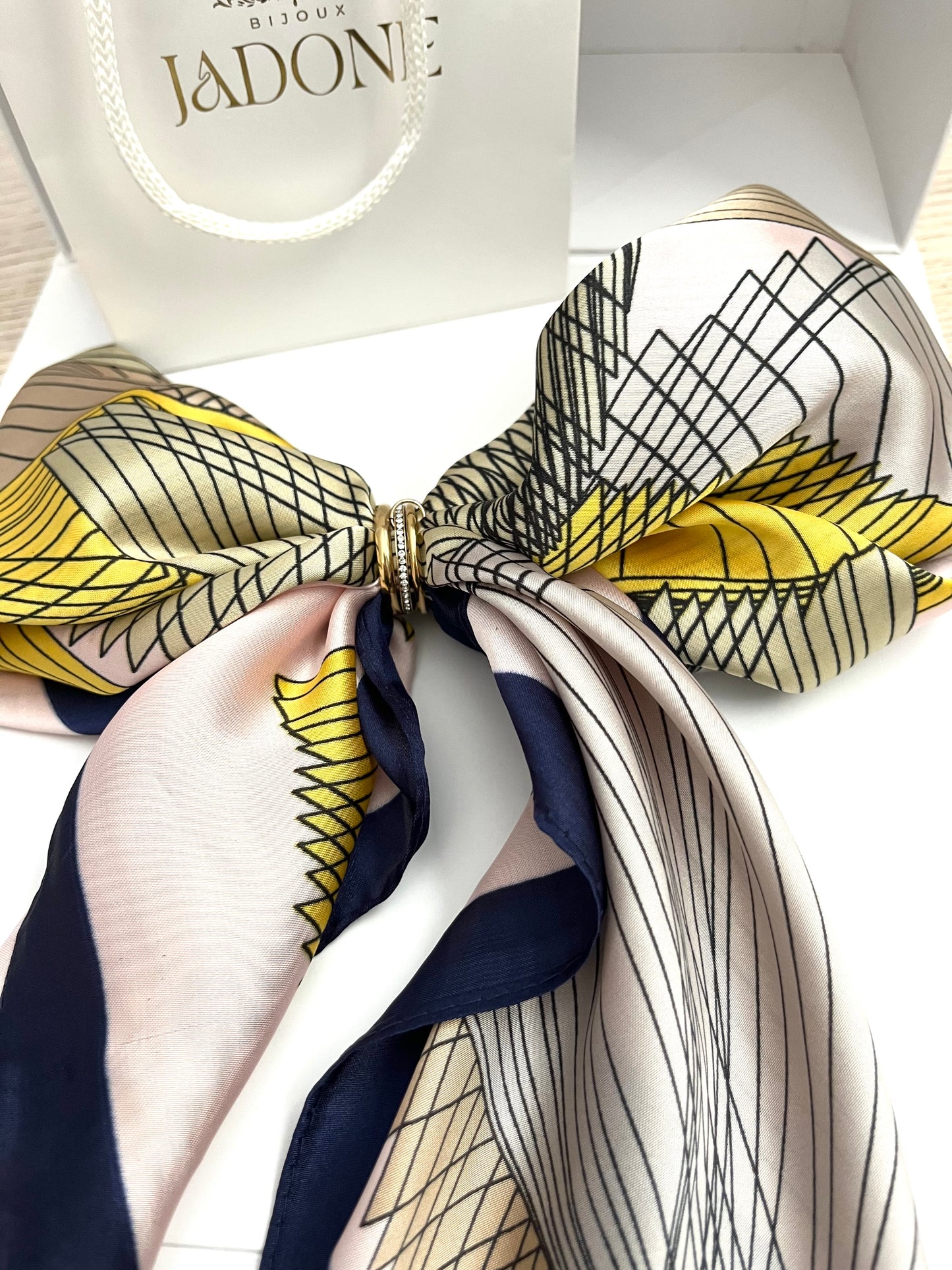 Soleil l Foulard chic jaune et bleu