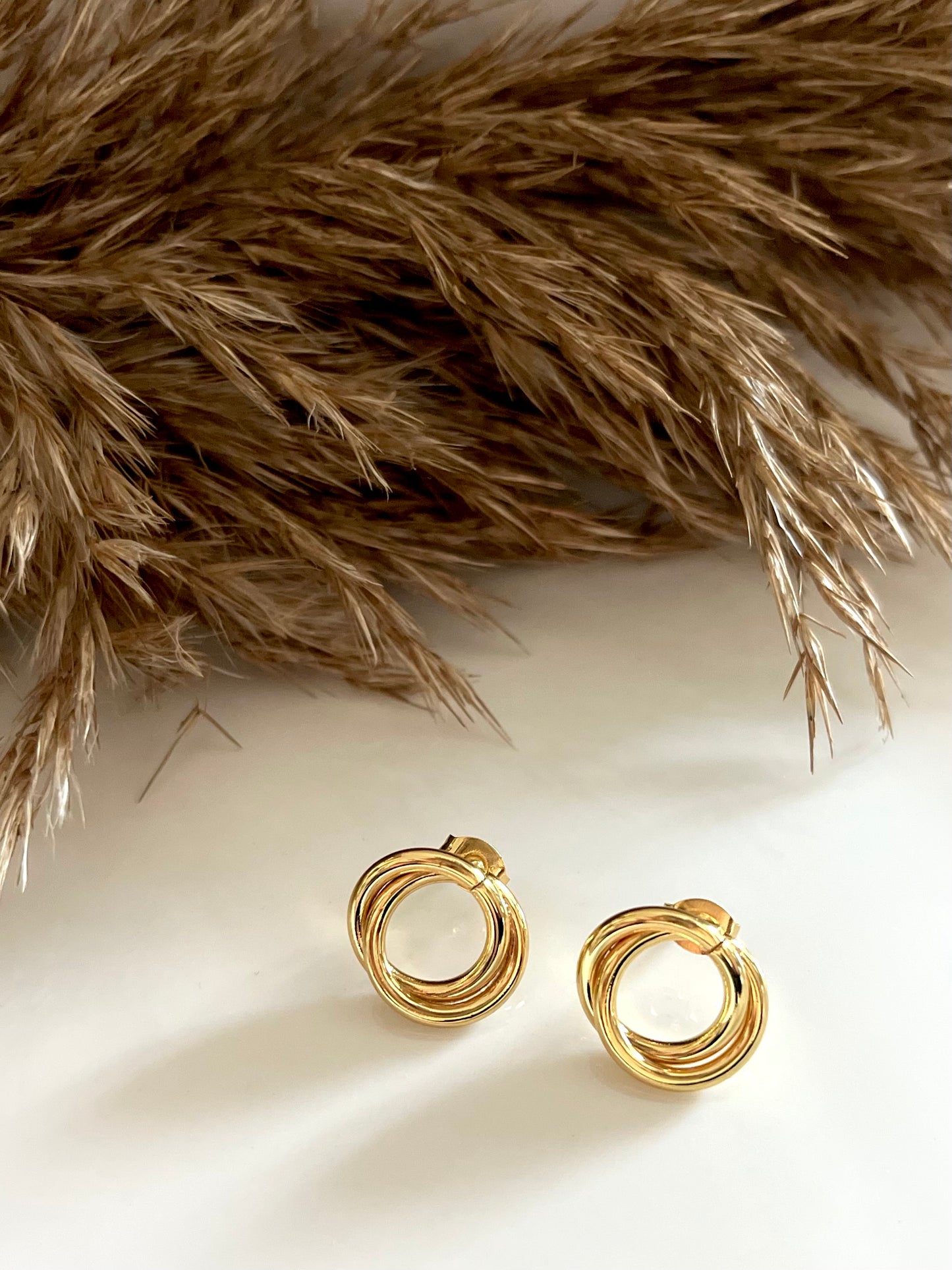Louane l Boucles d'oreilles chic dorées