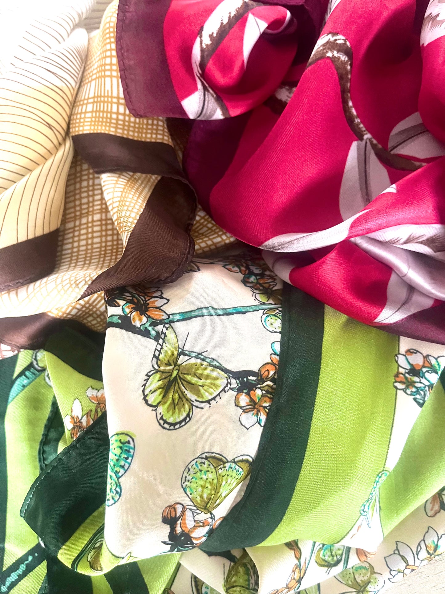 Danse l Foulard vert carré
