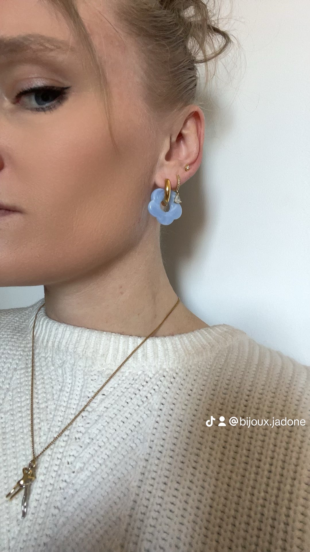 VILADY l Boucles d'oreilles créoles à fleur colorés