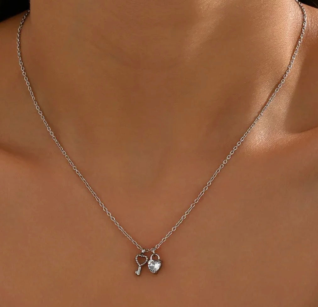 Infini l collier cœur clé argenté et/ou doré