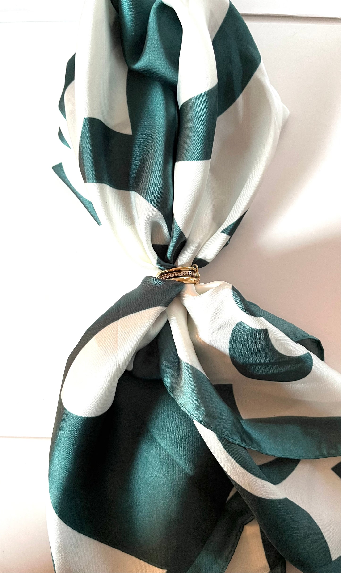 Céladon l Foulard chic vert
