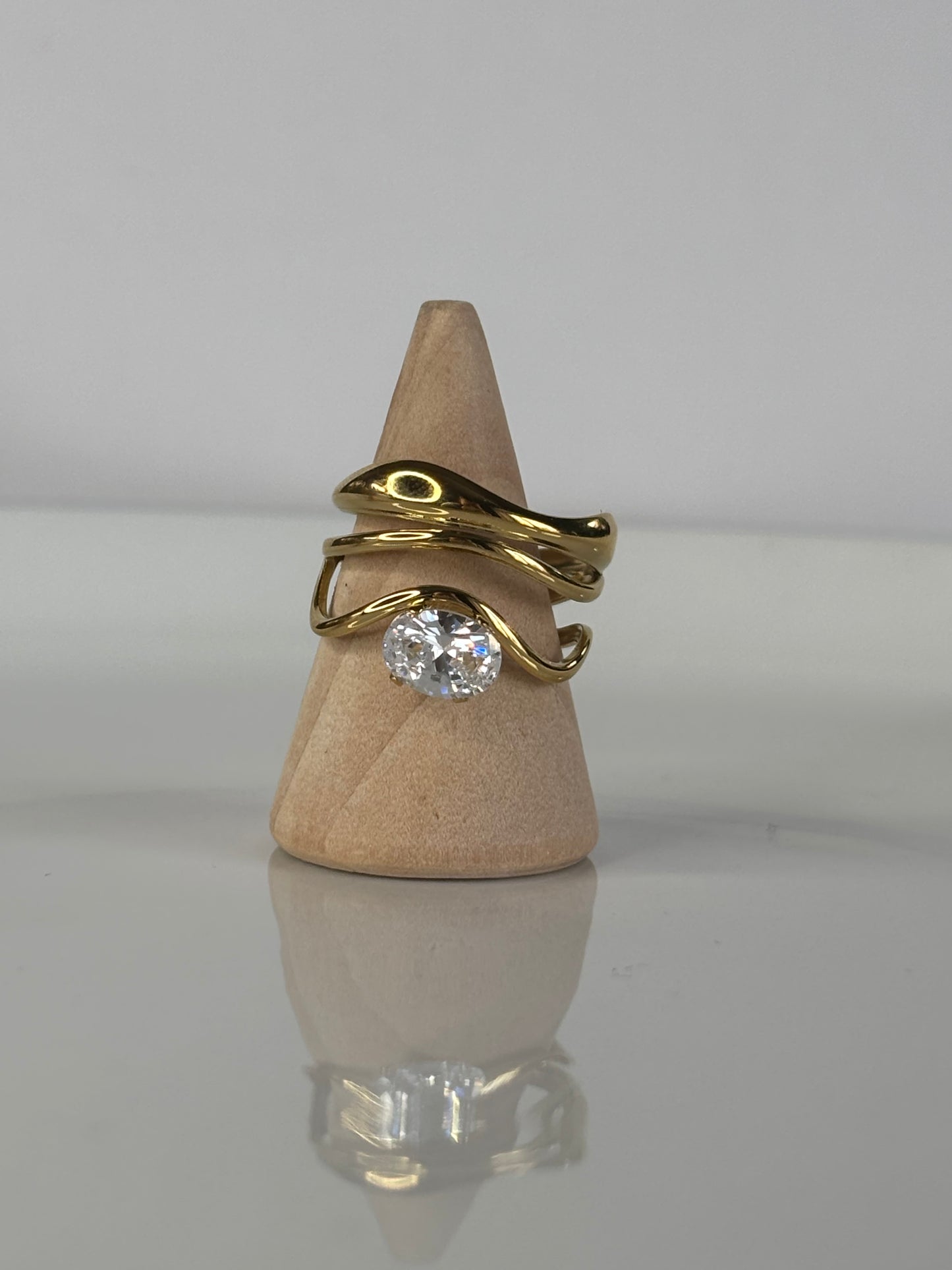 Dalila l Bague ajustable dorée et zircon blanc