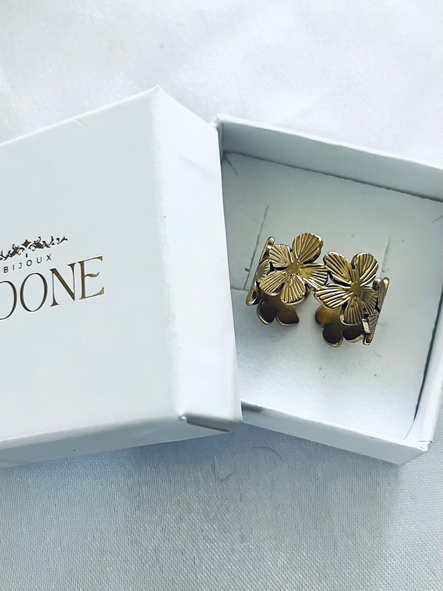 MALONA l Bague doré fleur ajustable