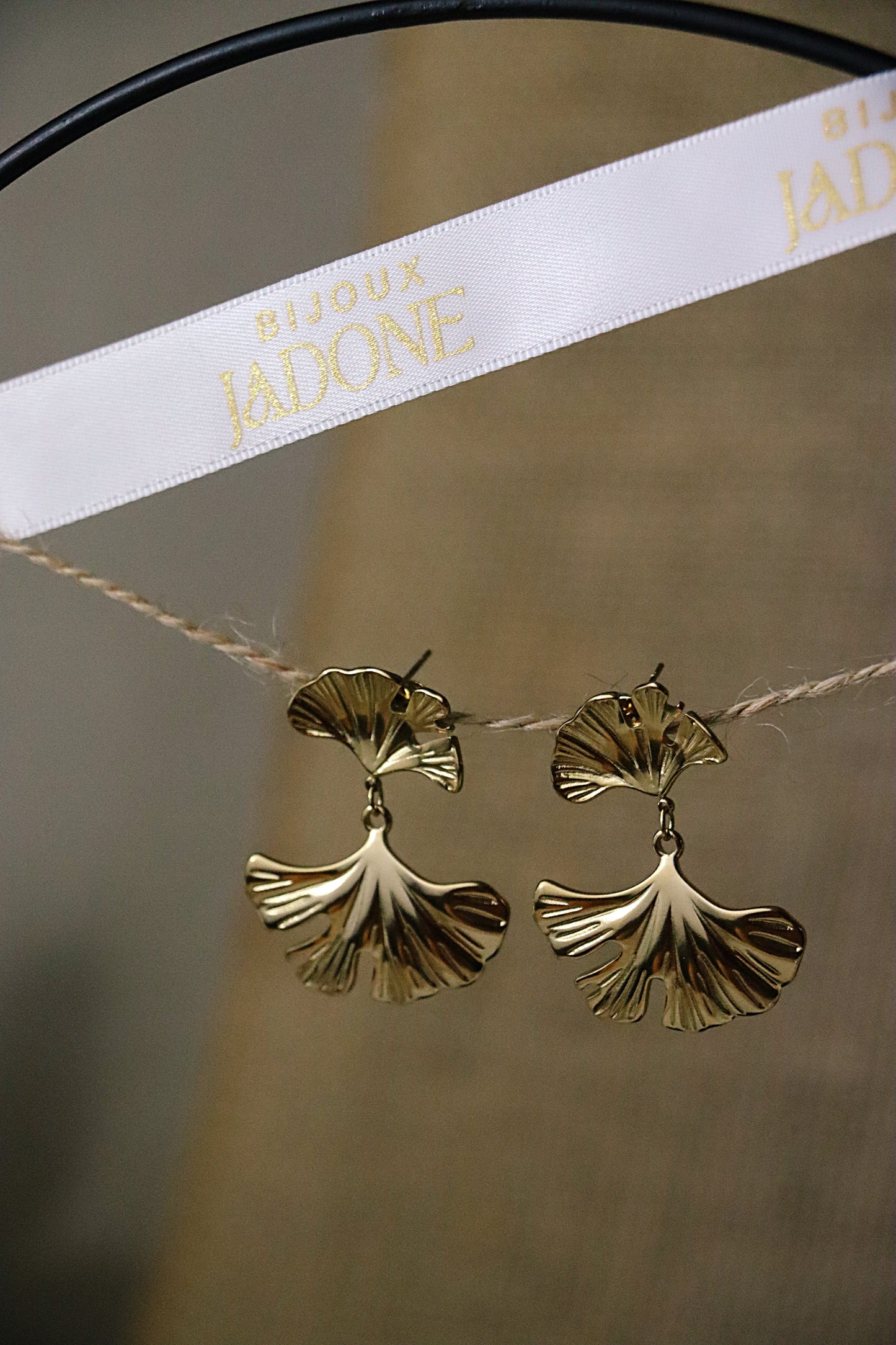 MOANA l Boucles d'oreilles coquillage doré en acier inoxydable