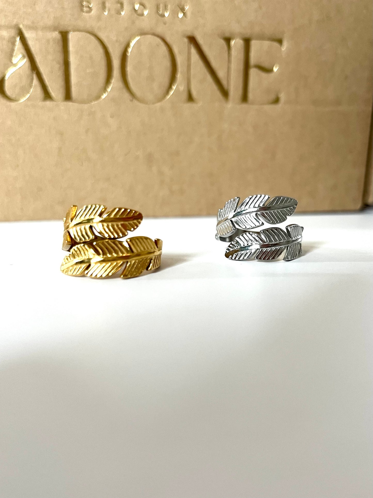 NOUR l Bague feuille ajustable dorée ou argentée