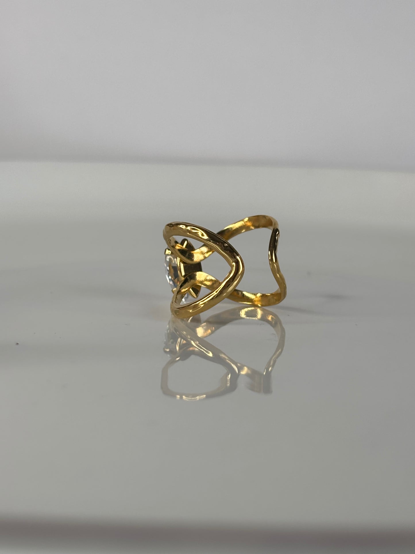 Shaina l Bague dorée et zircon blanc