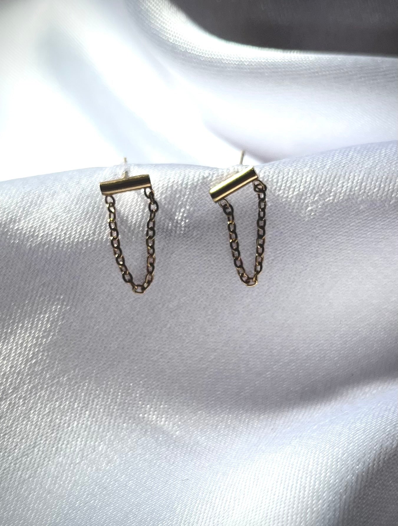 TEVA l Boucles d'oreilles chaînettes dorées