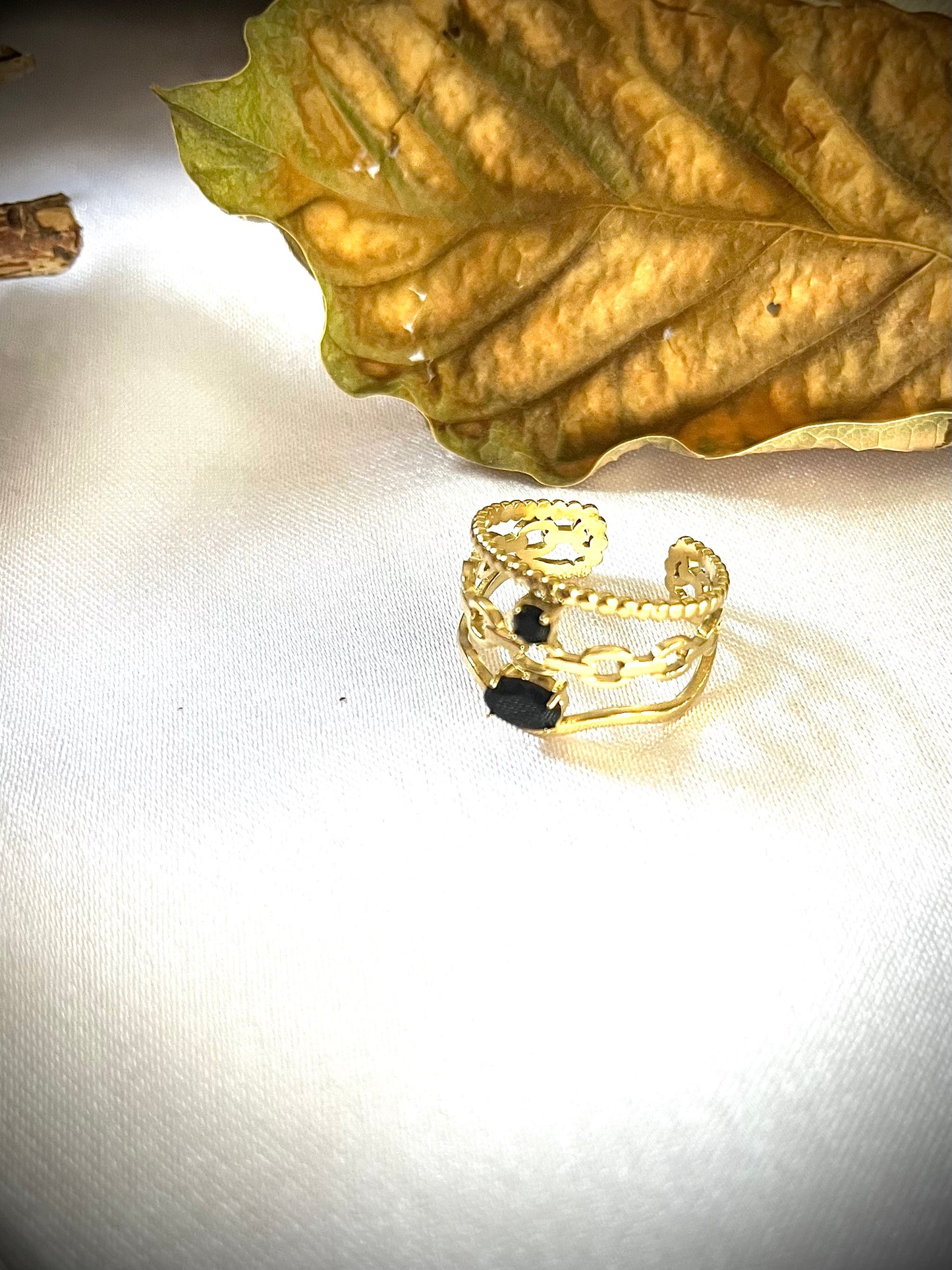 SELEDI l Bague dorées et zircon noire