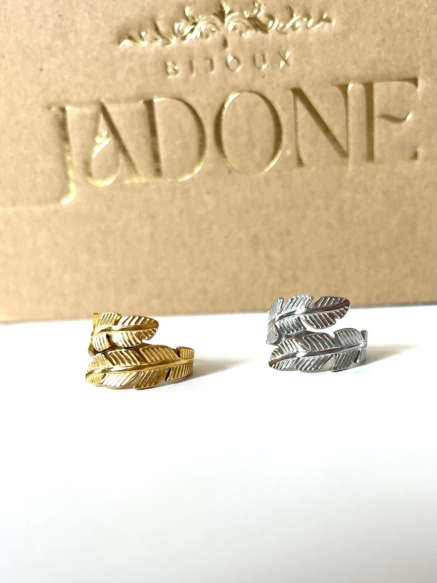 NOUR l Bague feuille ajustable dorée ou argentée