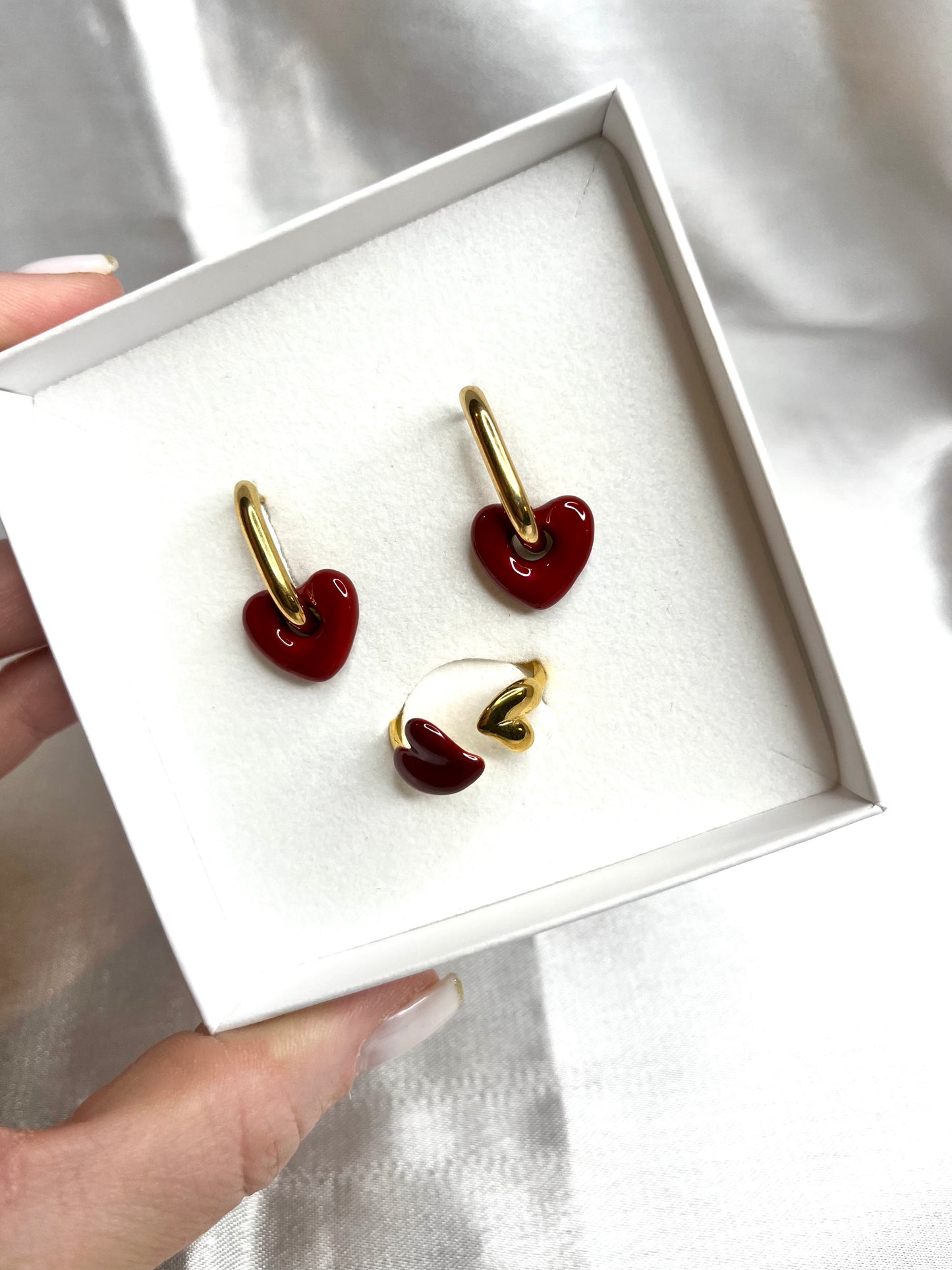 ZOÉ l Boucles d'oreilles cœur tombant
