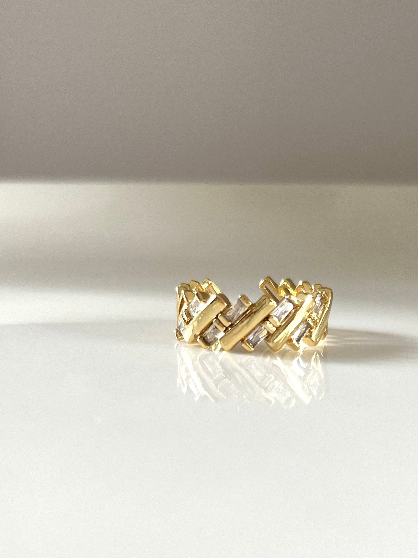 Melinda l bague ajustable dorée et zircon blanc