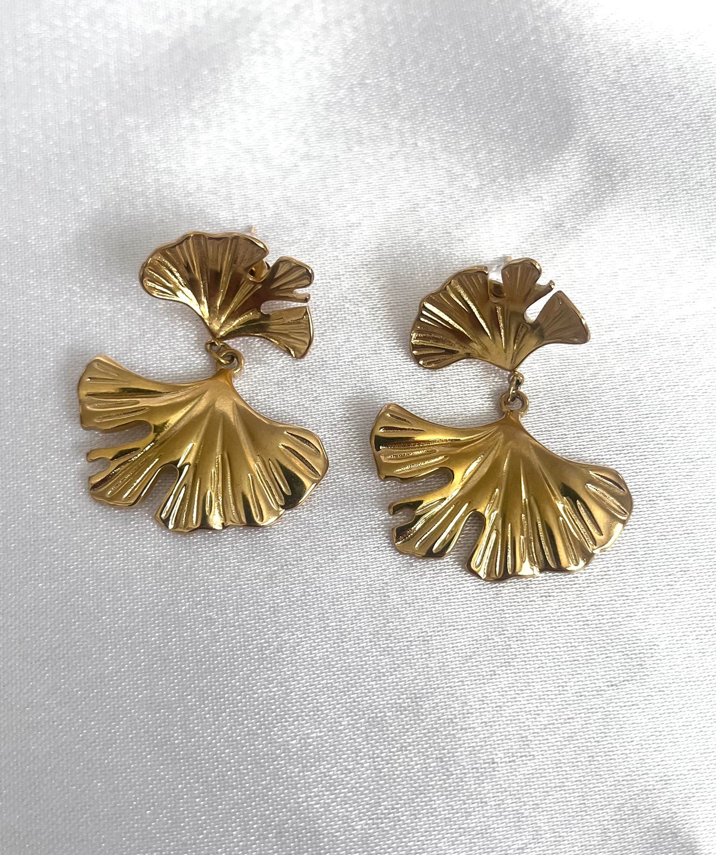 MOANA l Boucles d'oreilles coquillage doré en acier inoxydable