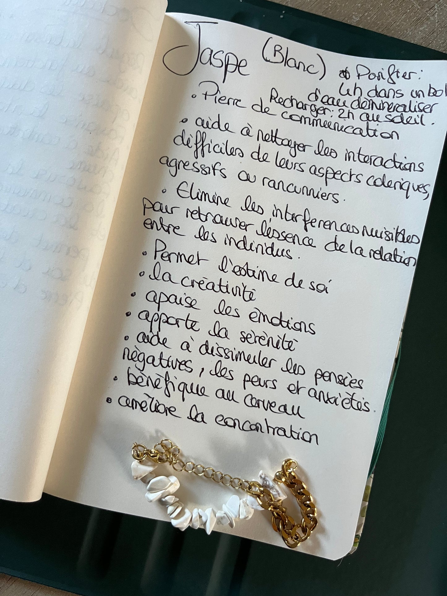 Blima l bracelet doré et Jaspe Blanc