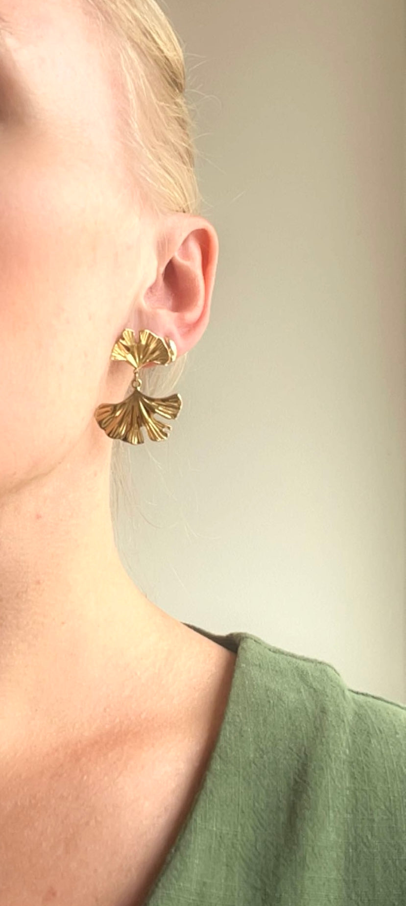 MOANA l Boucles d'oreilles coquillage doré en acier inoxydable