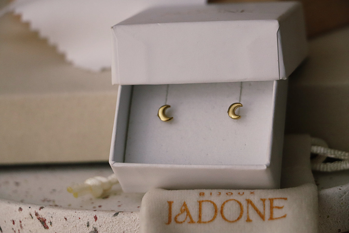 MOON l Boucles d'oreilles dorées en acier inoxydable