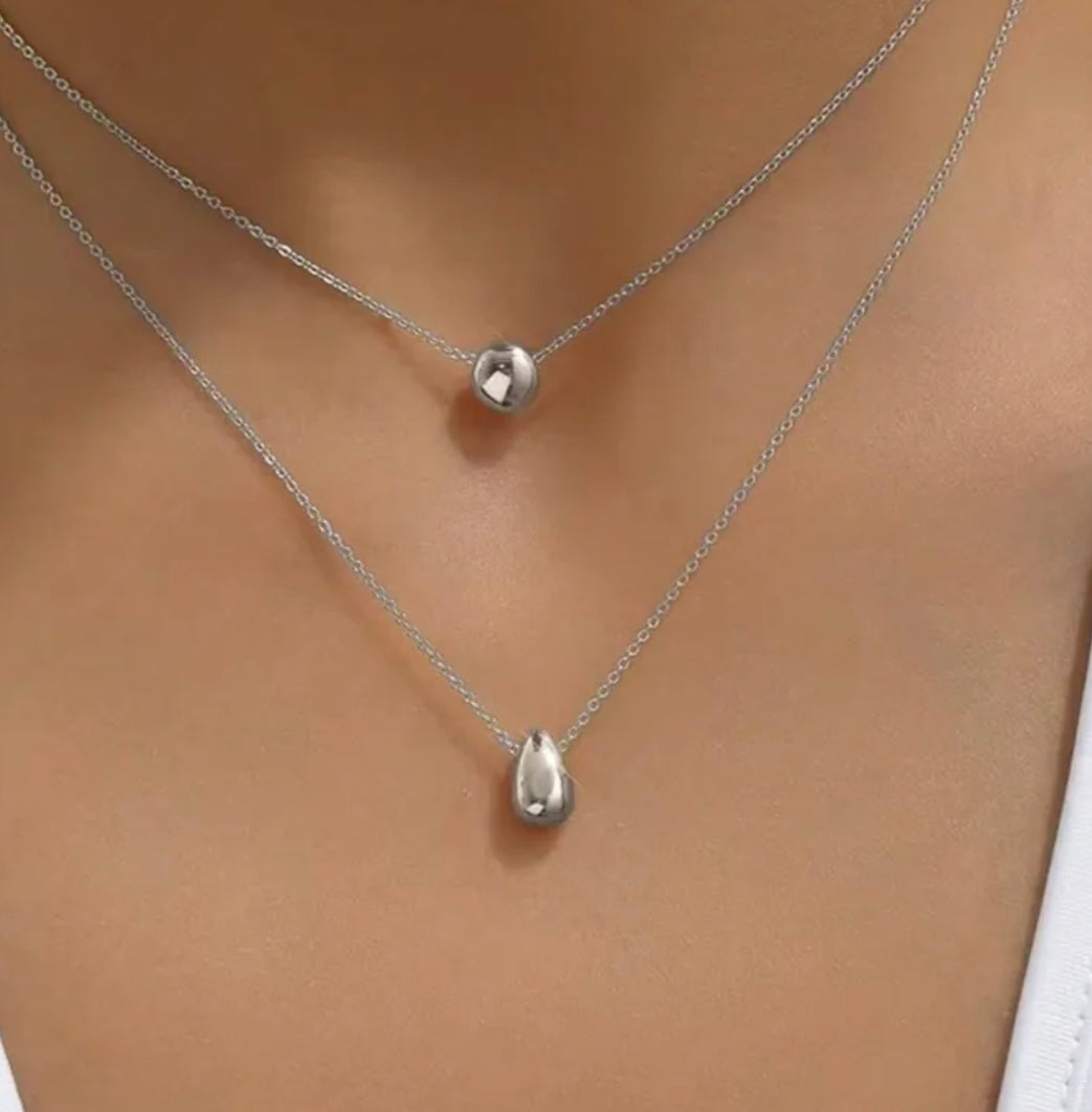 CARINE l Boucles d'oreilles et/ou collier petite gouttelette doré ou argenté