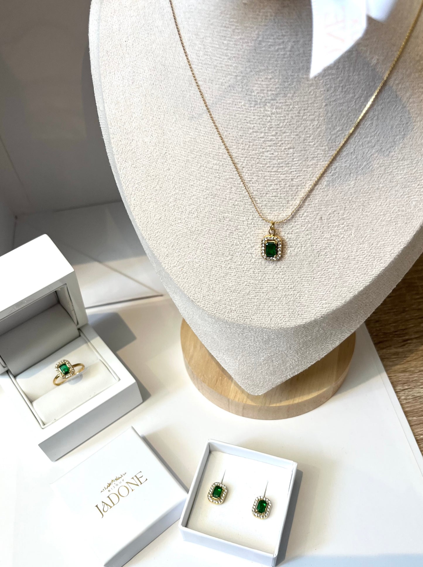 SOANA l Collier doré et zircon