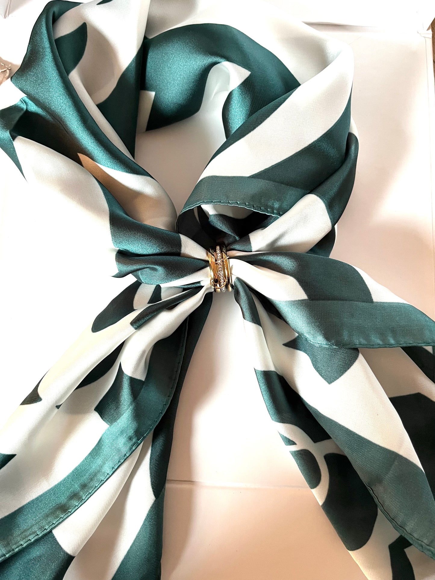 Céladon l Foulard chic vert