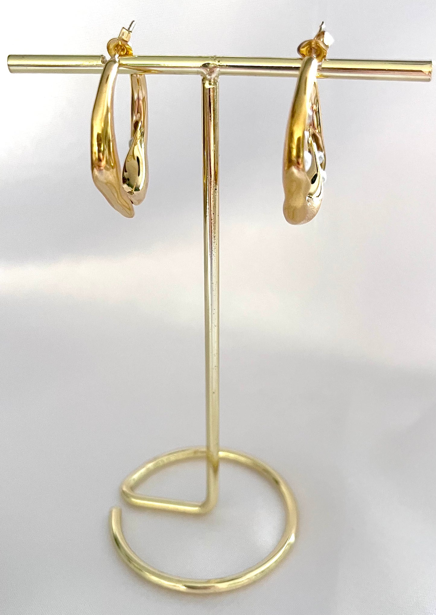 POEMA l Boucles d'oreilles créoles dorées et perles blanche