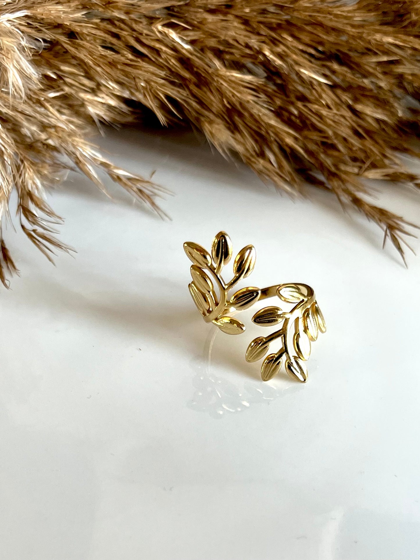 Morane l Bague ajustable feuille dorée