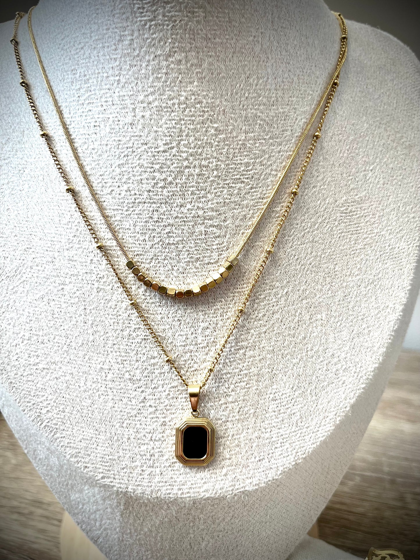 SELEDI l Double collier doré et noir
