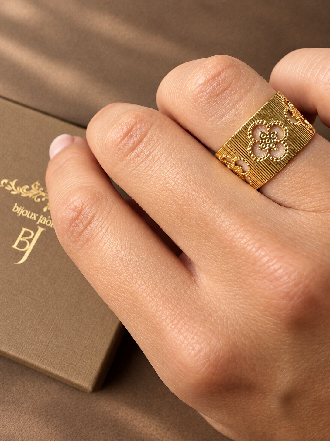 Beth - Bague ajustable trèfle