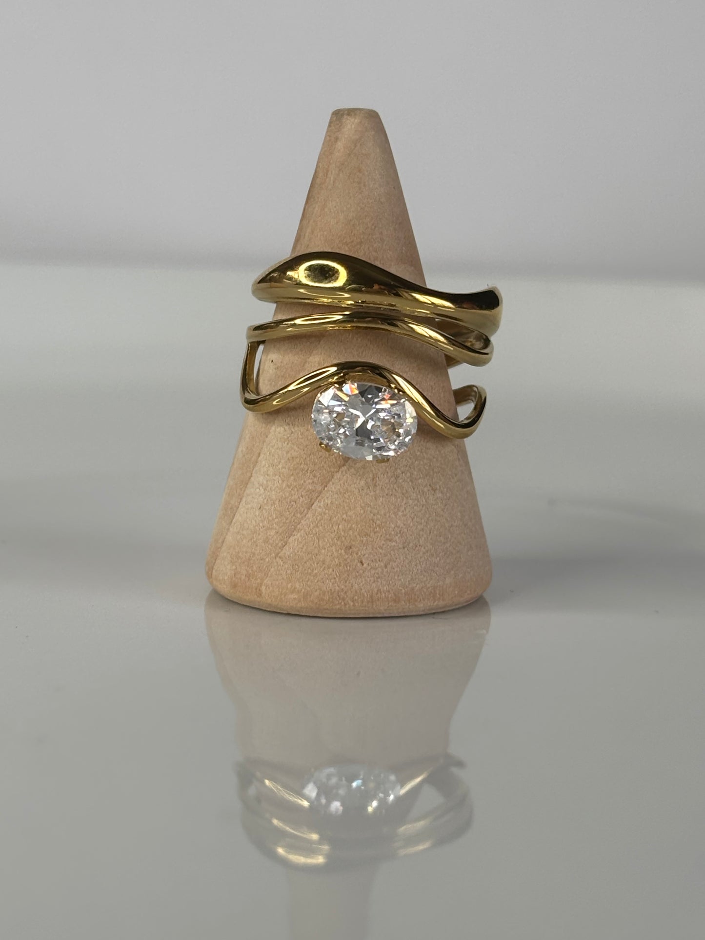 Dalila l Bague ajustable dorée et zircon blanc
