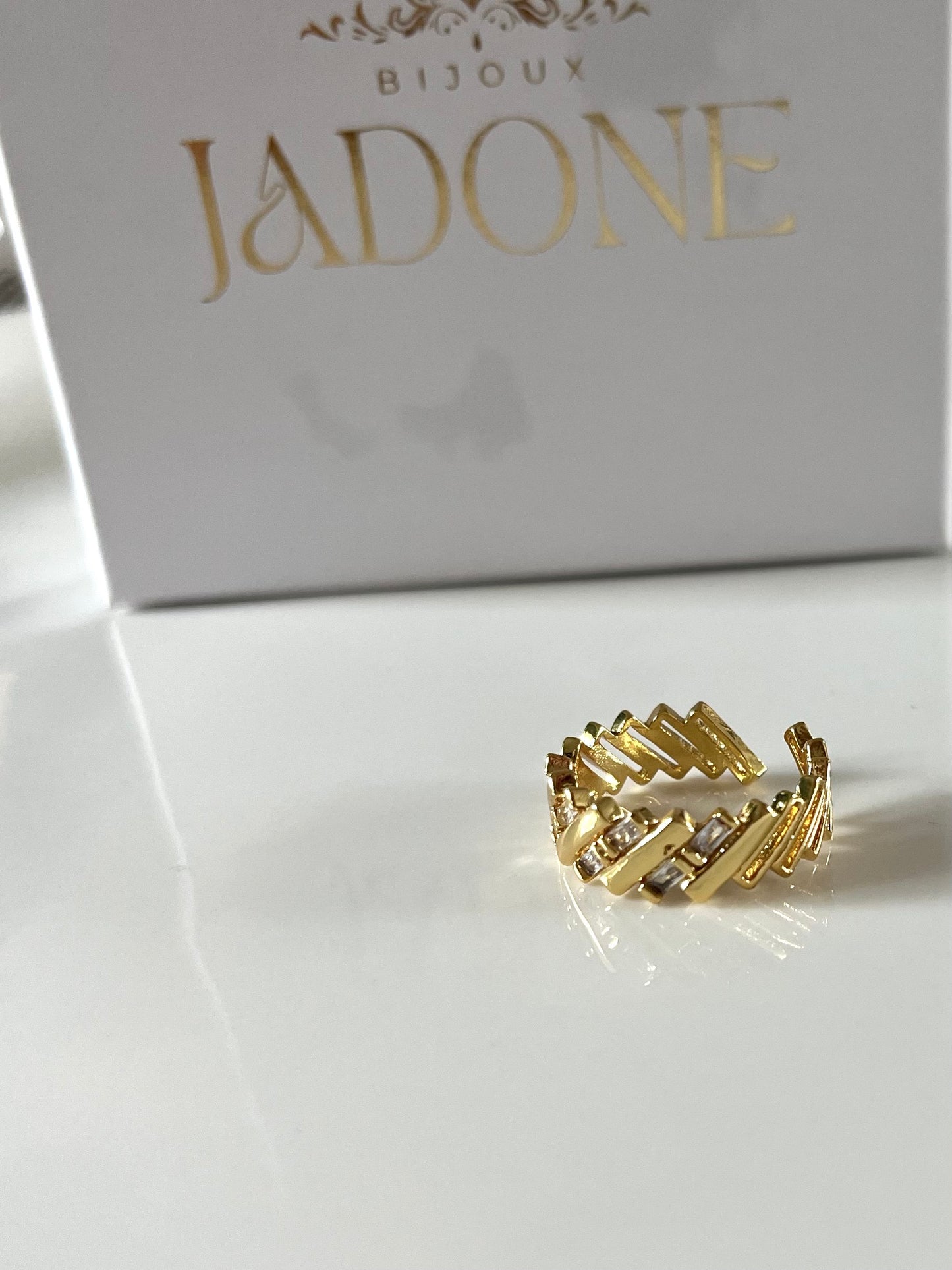 Melinda l bague ajustable dorée et zircon blanc