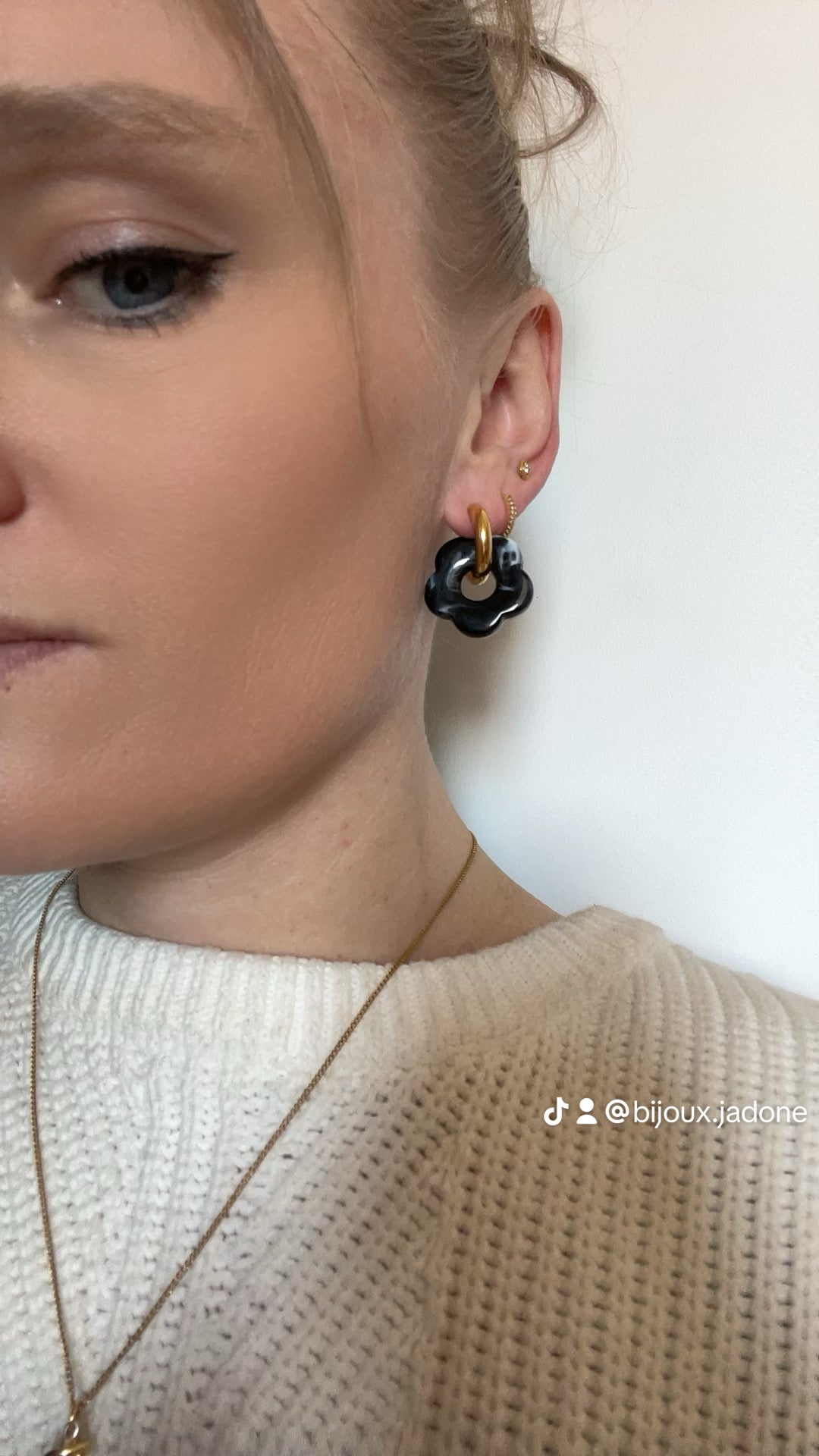 VILADY l Boucles d'oreilles créoles à fleur colorés