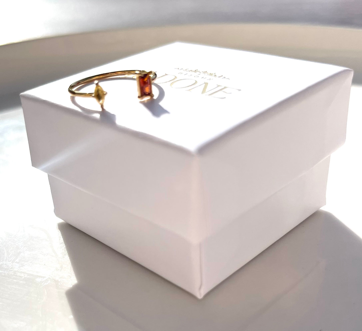 Val l Bague dorée et zircon ambre