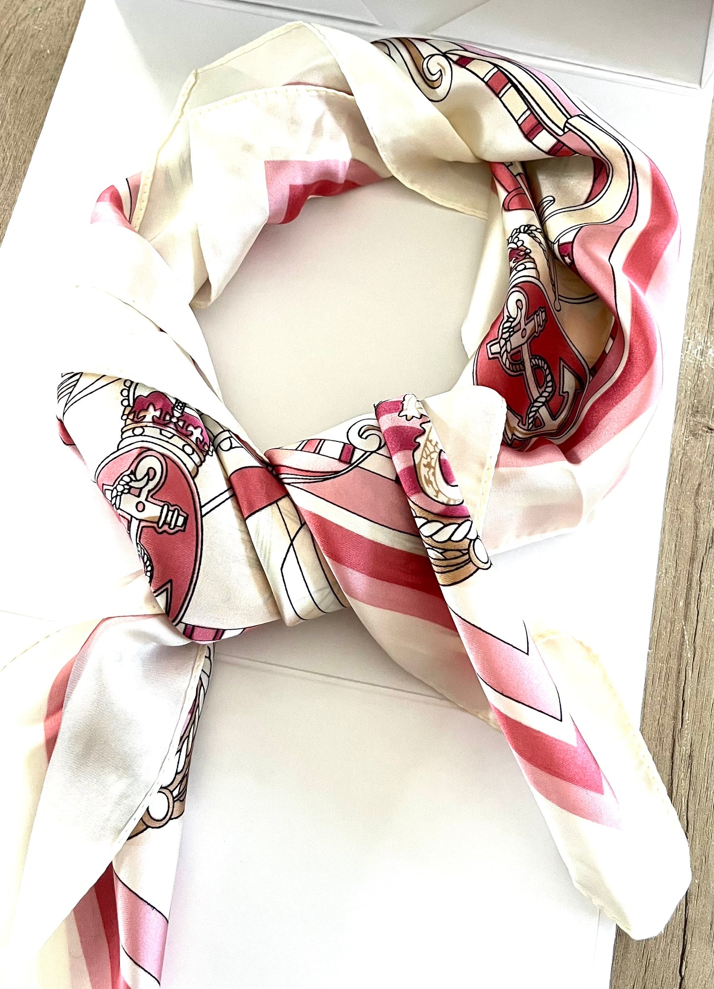 Lili l Foulard rose et blanc