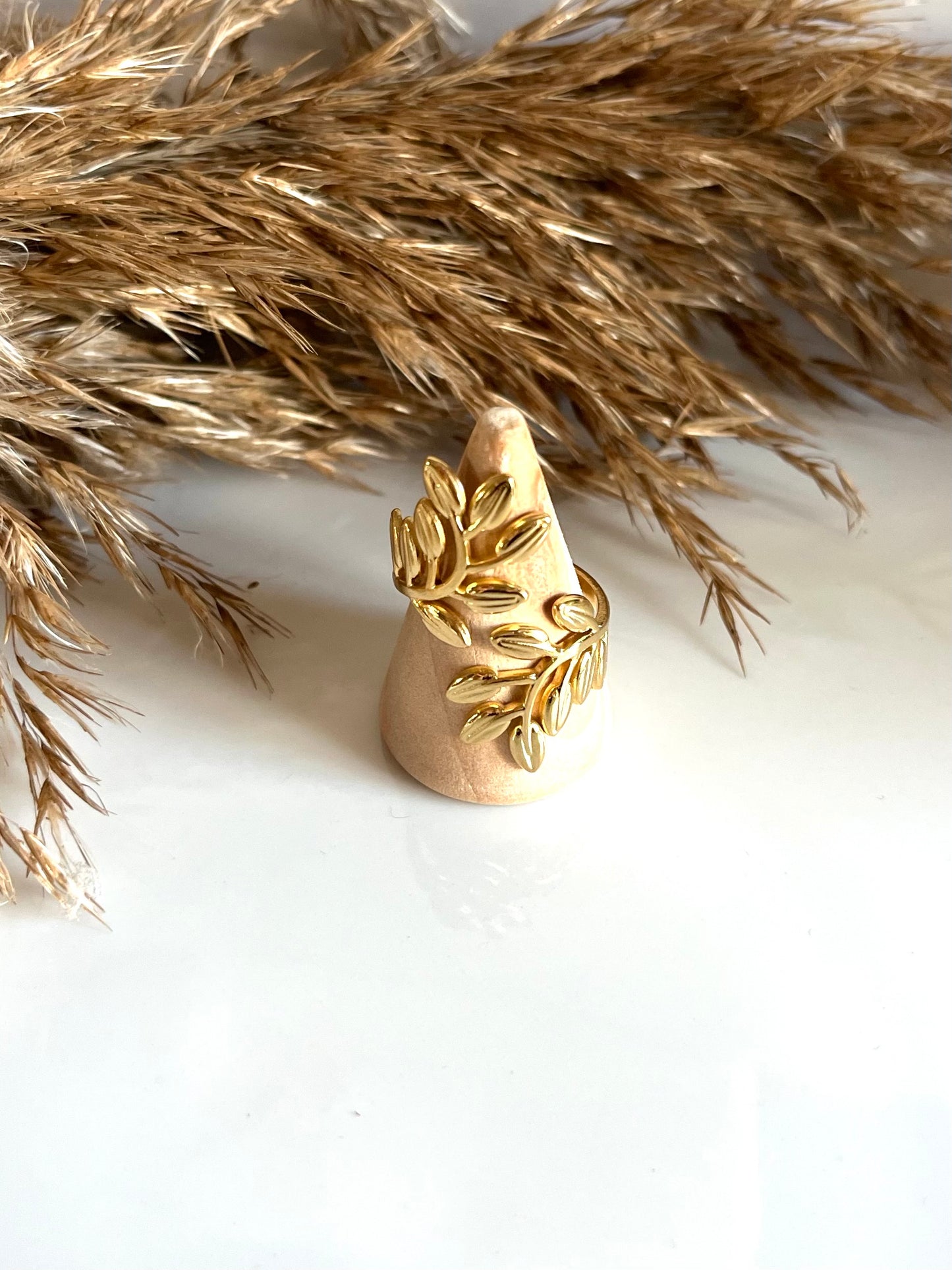 Morane l Bague ajustable feuille dorée