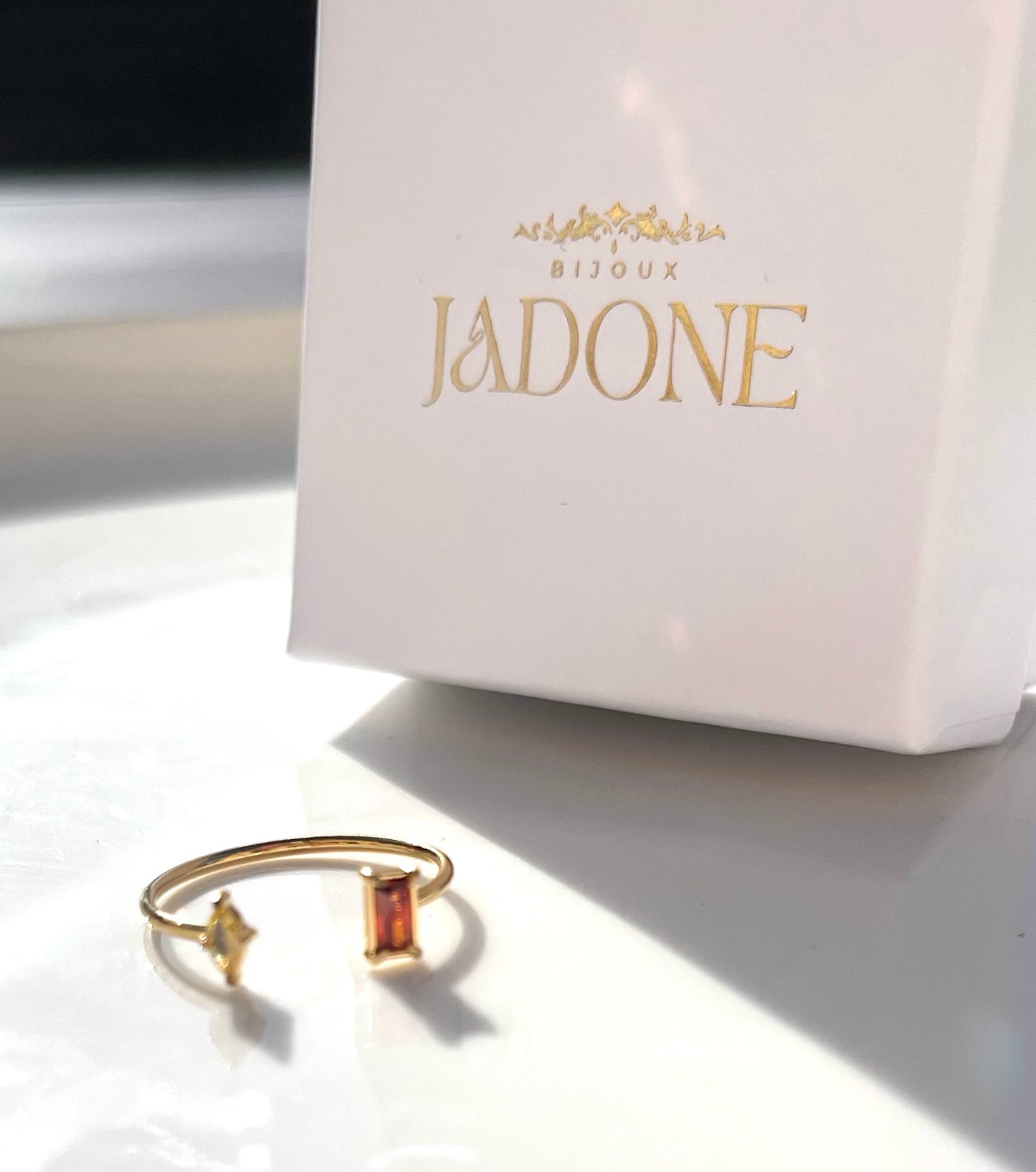 Val l Bague dorée et zircon ambre