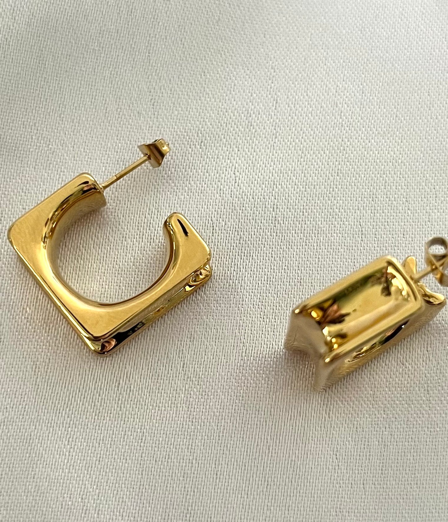 LOLITA l Boucles d'oreilles dorées