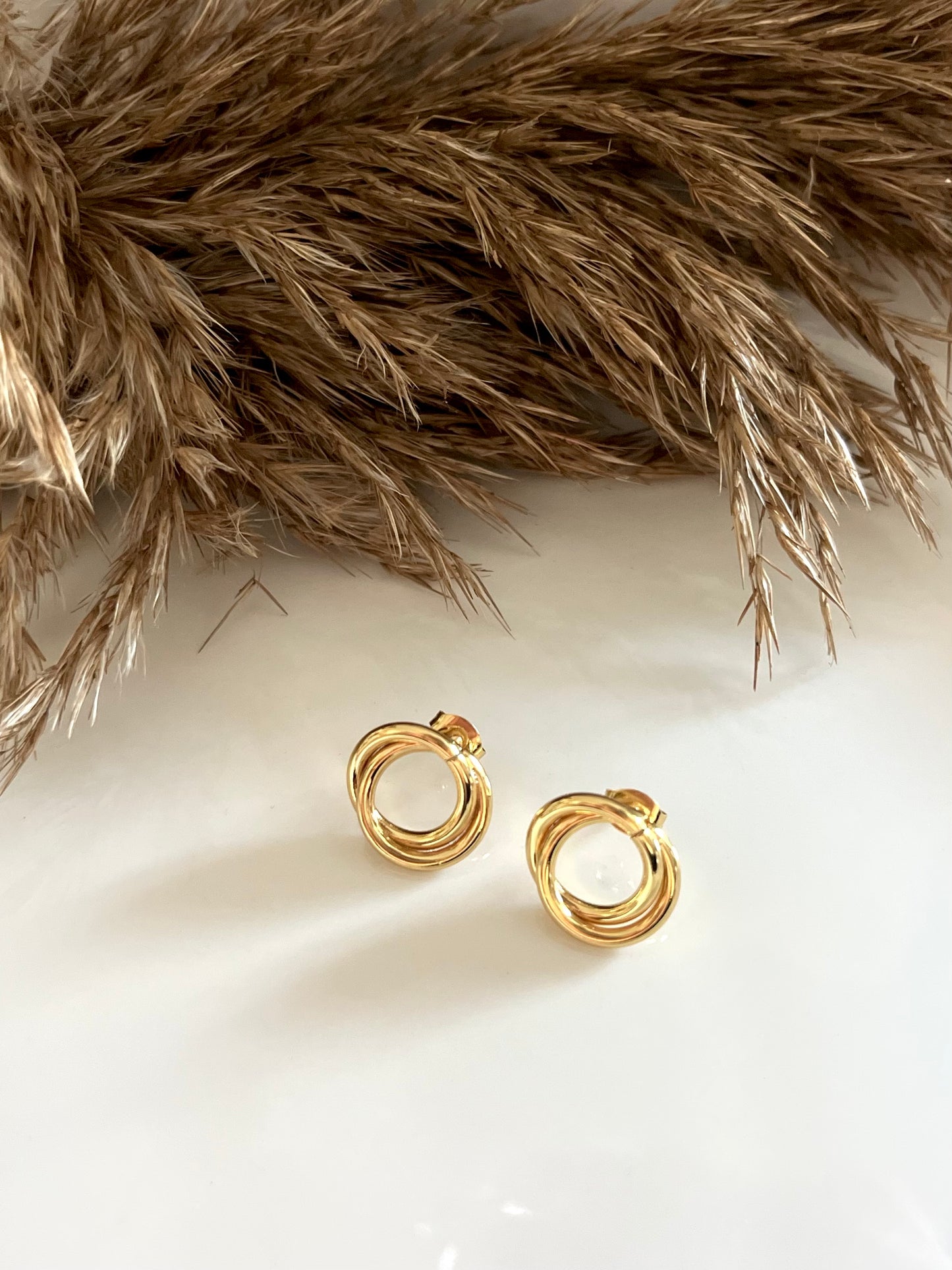 Louane l Boucles d'oreilles chic dorées