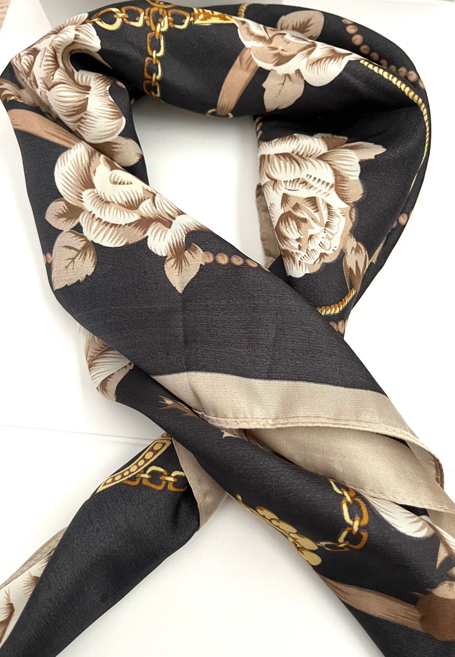 Dovil l Foulard chic fleur et chaîne