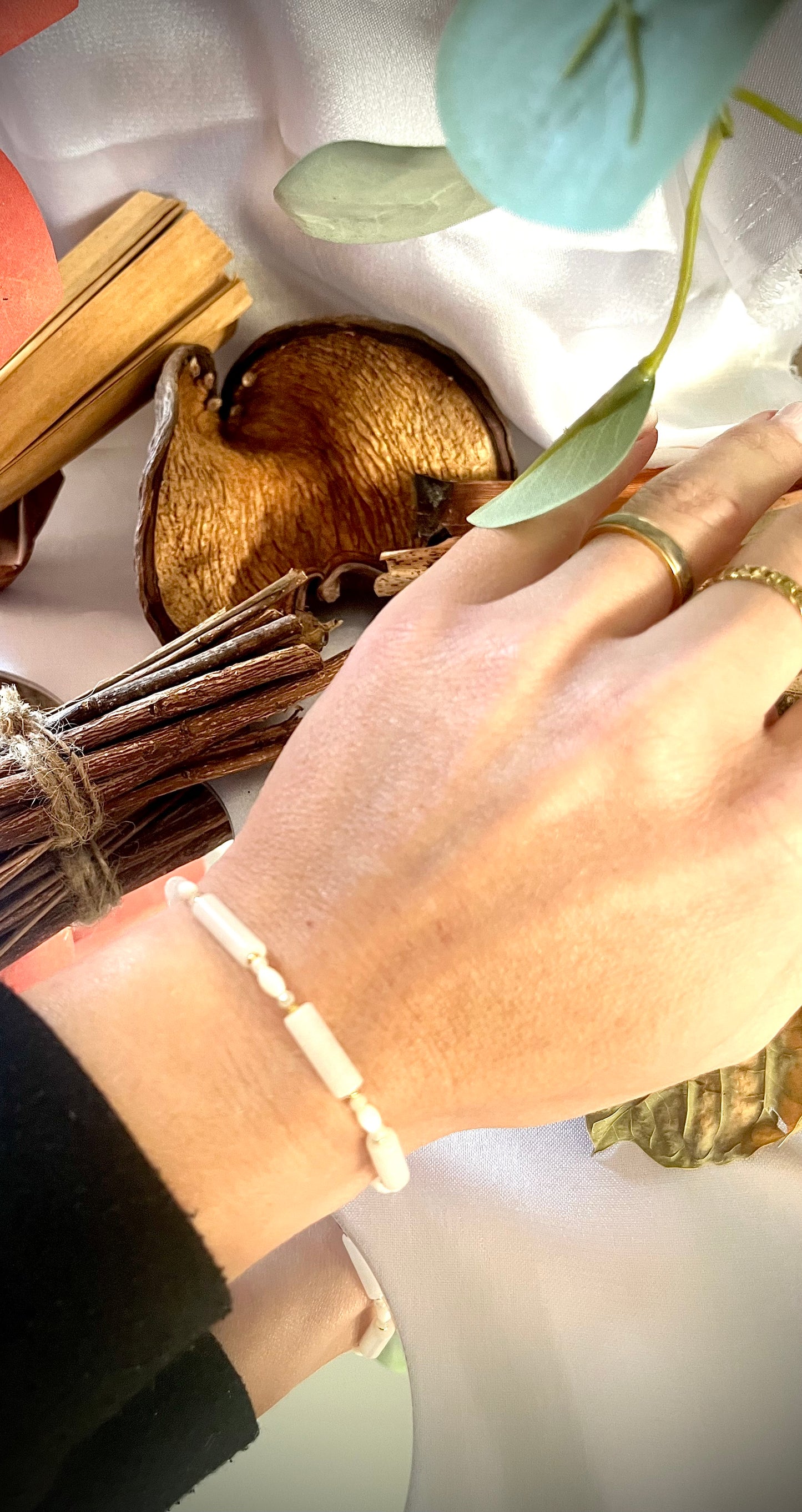 ILONA l Bracelet de perle doré et blanc