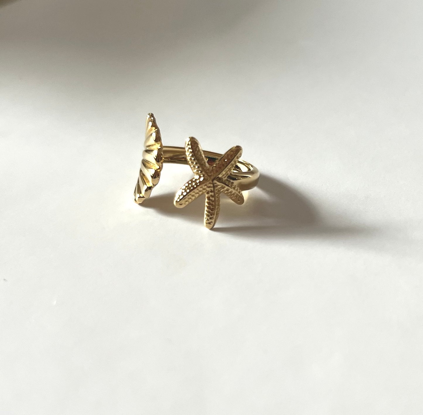 Étoile l Bague ajustable coquillage dorée