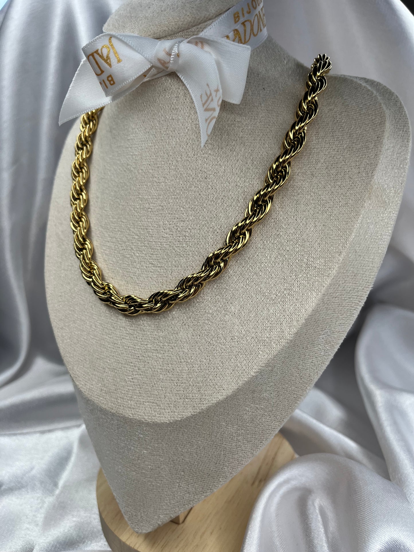 GLAMOUR l Collier chic et imposant