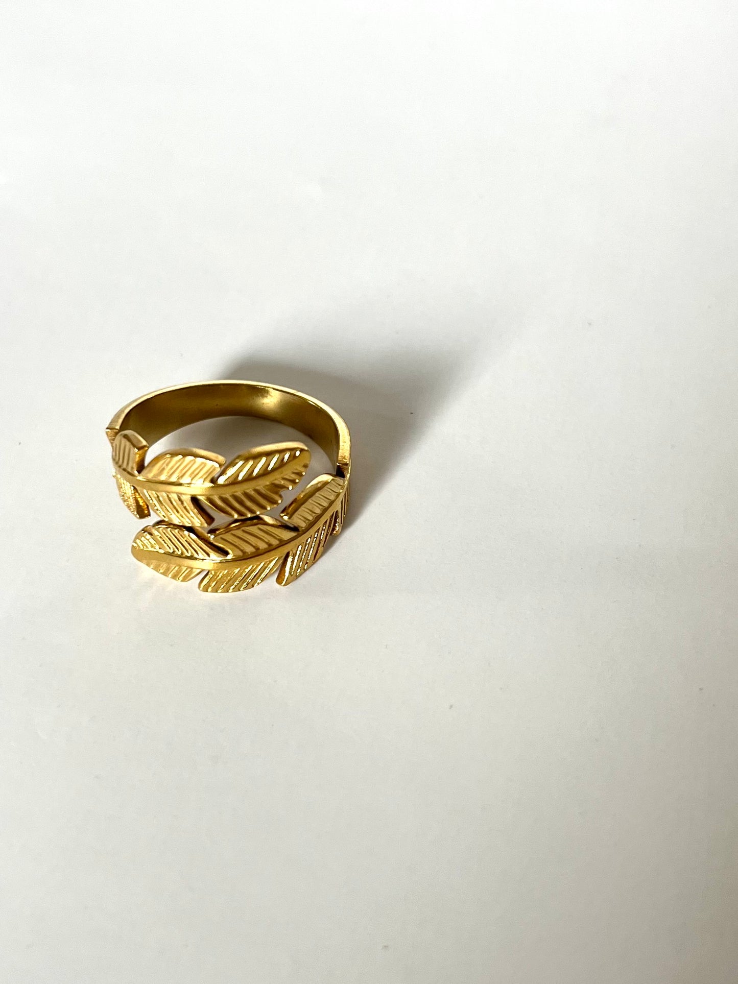 NOUR l Bague feuille ajustable dorée ou argentée