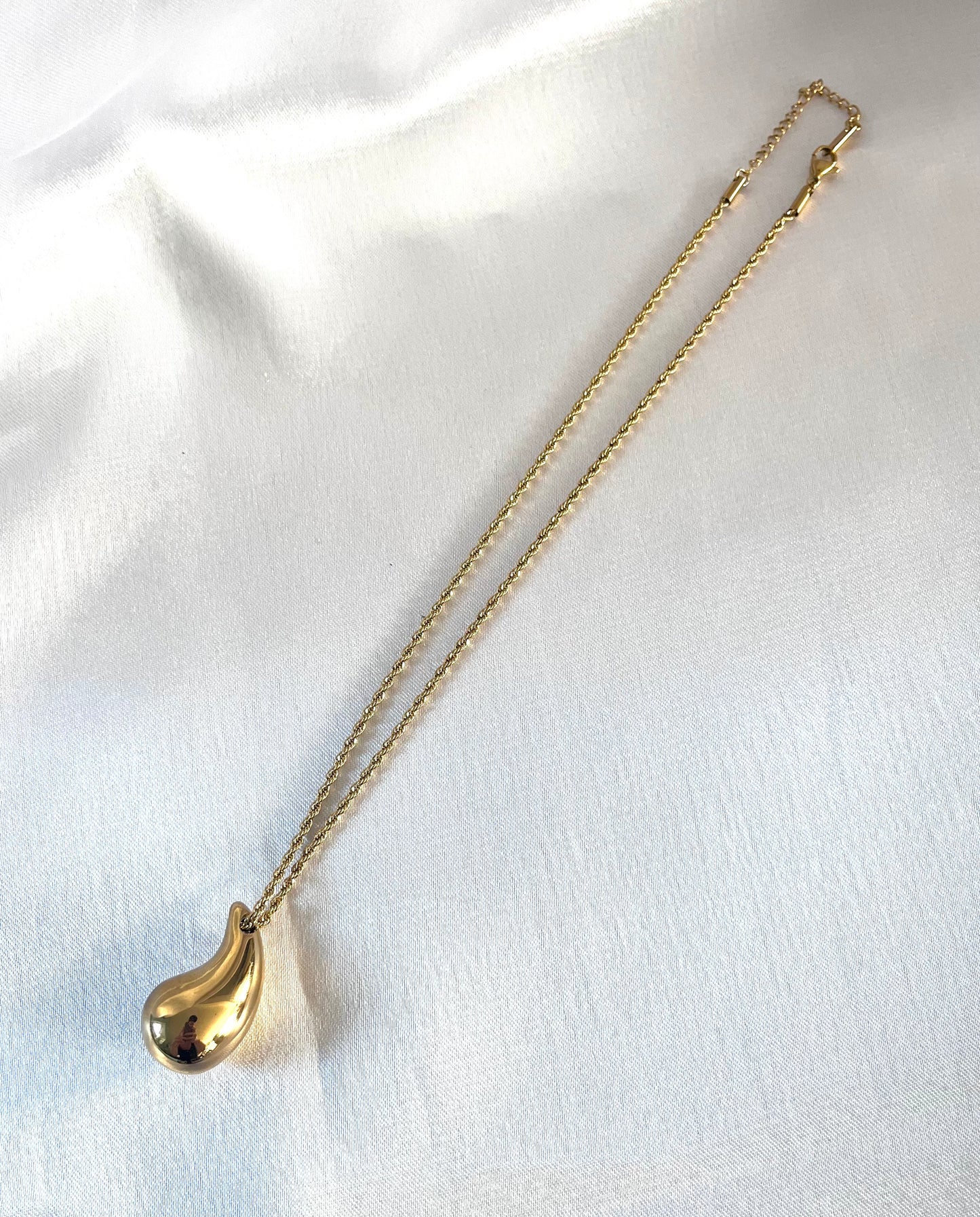 NINA l Collier goûte doré en acier inoxydable