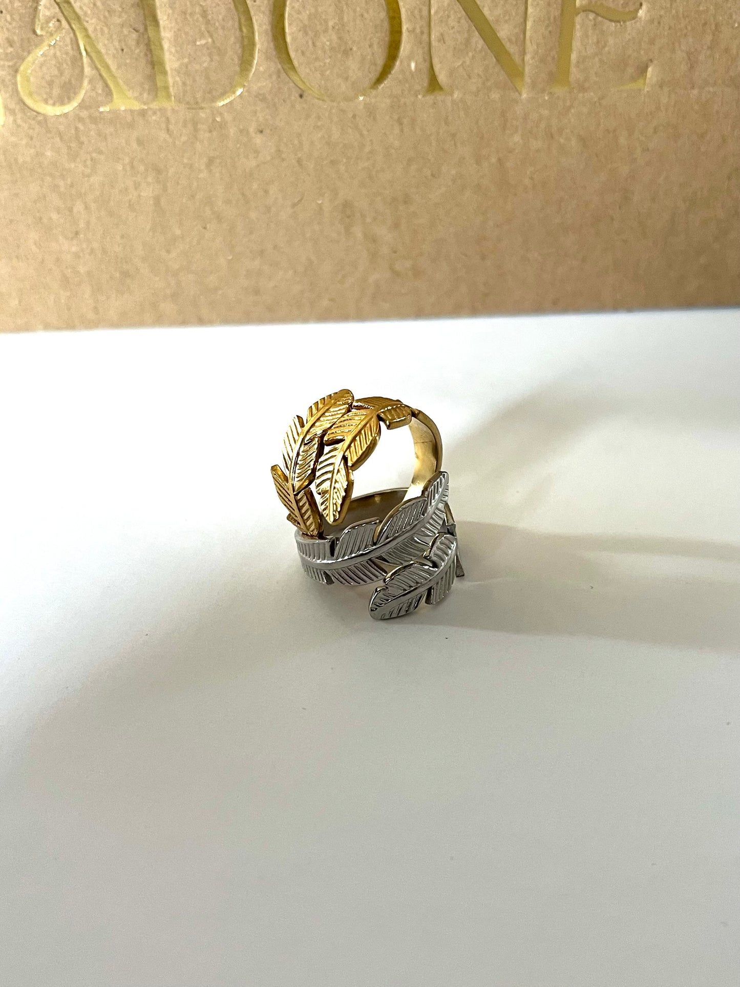 NOUR l Bague feuille ajustable dorée ou argentée
