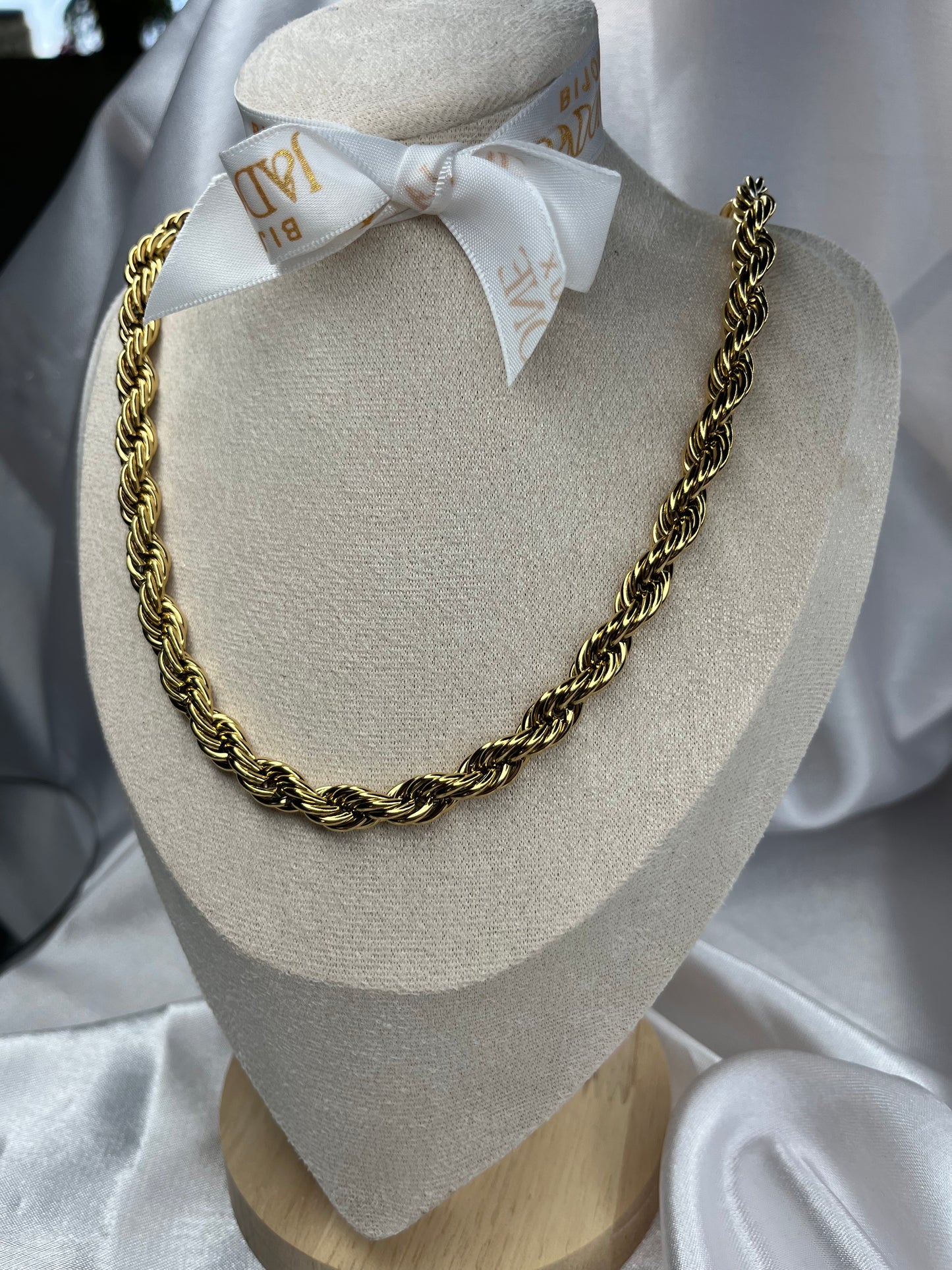 GLAMOUR l Collier chic et imposant