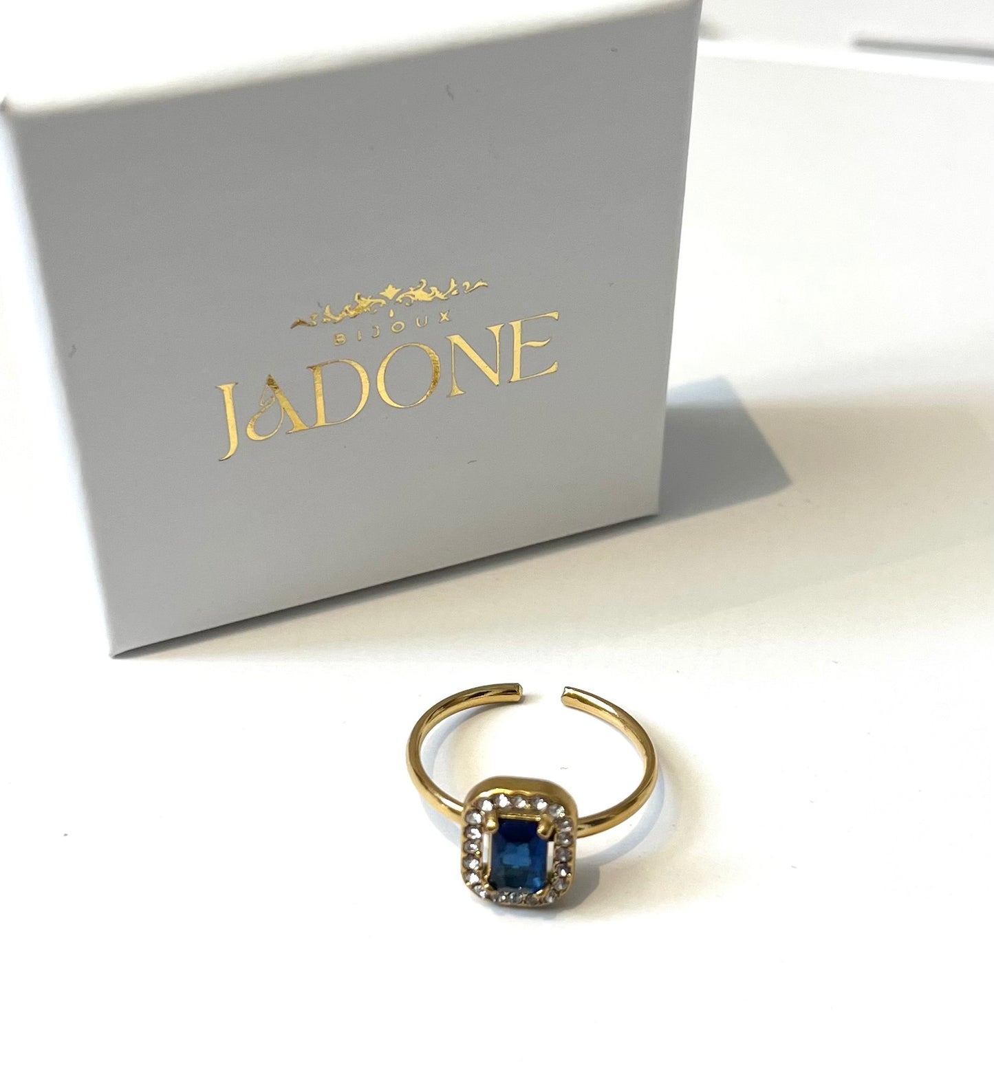 SOANA l Bague ajustable dorée et zircon