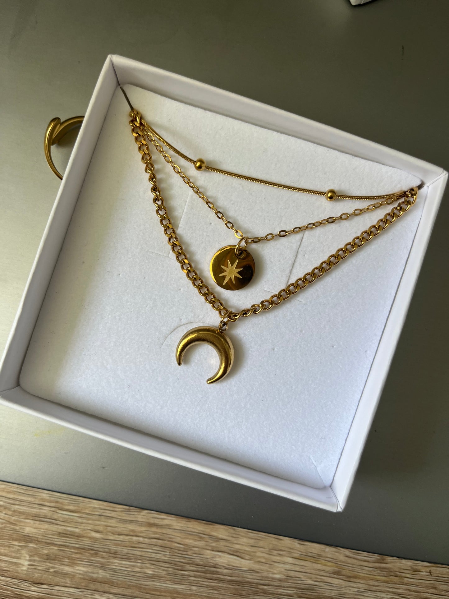 Loana l Collier multi rang doré